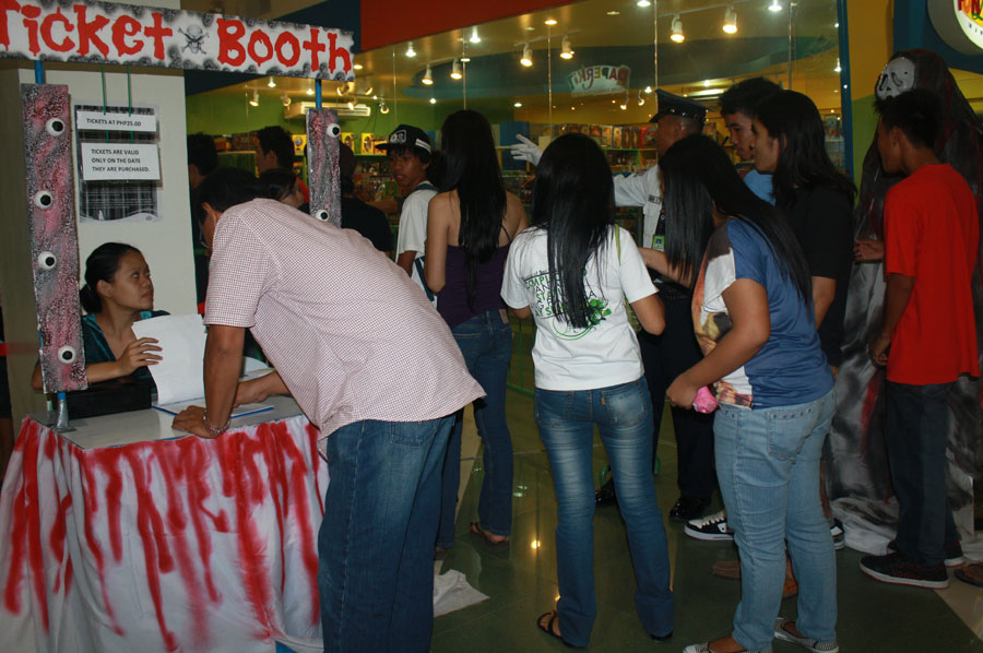 Parkmall offers scary experience in horror booth