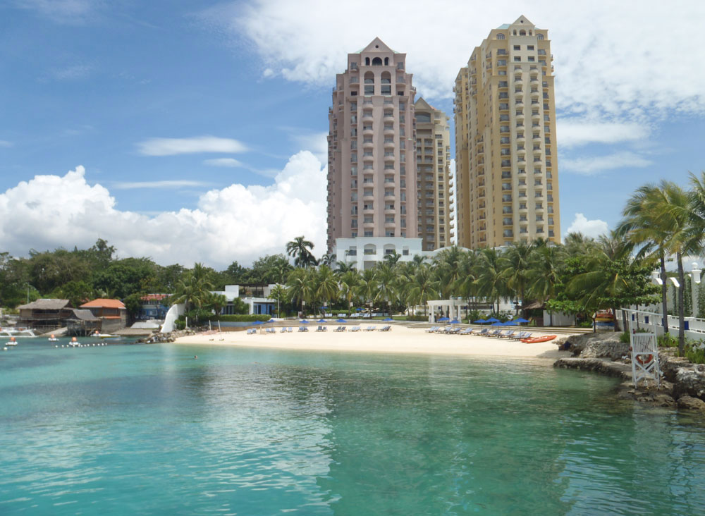 Mövenpick offers free sunset cruise for overnight guests