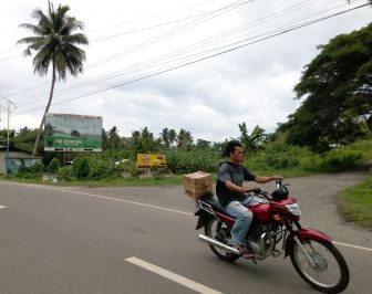 Entrance to Lambug from the highway
