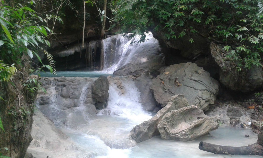 Aguinid Falls