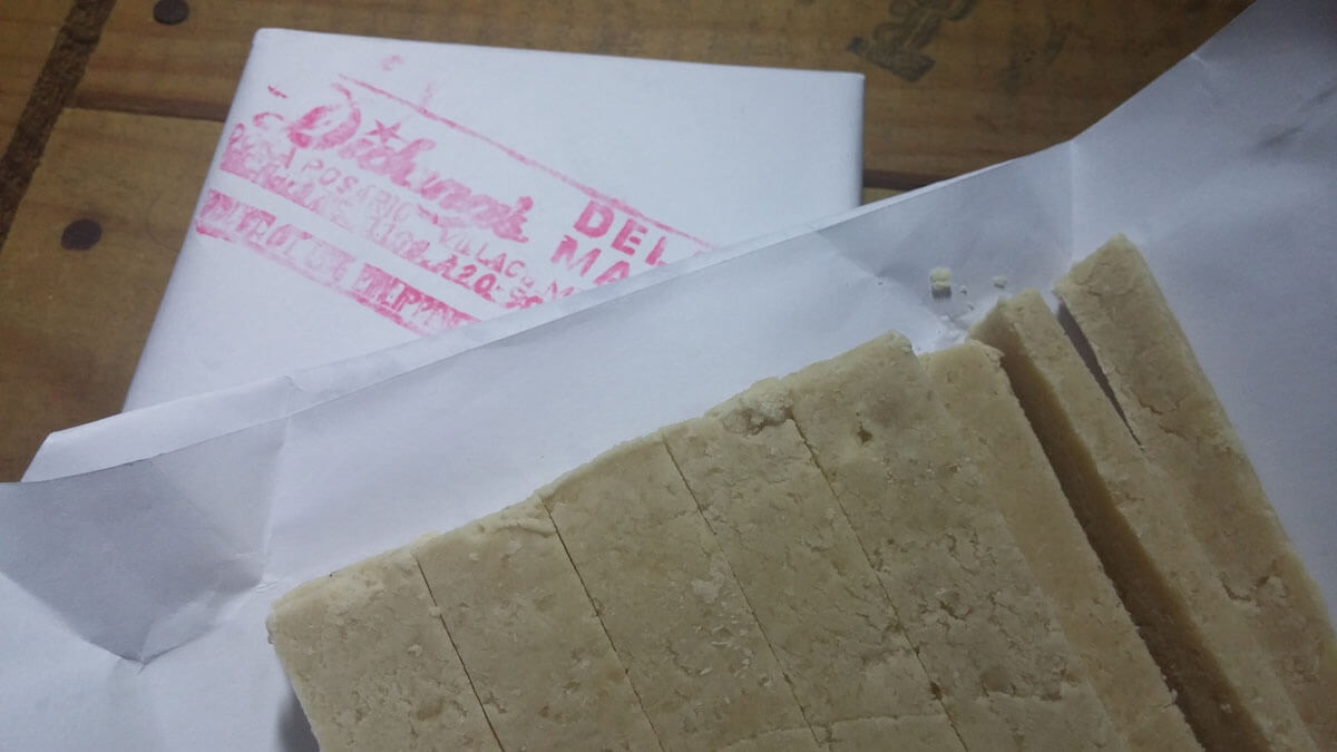 Didang's Masareal is the most popular brand of this sweet confection made of ground peanuts and sugar syrup.
