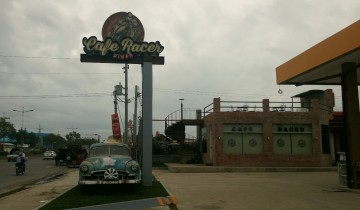 Cafe Racer offers hip dining, drinking experience