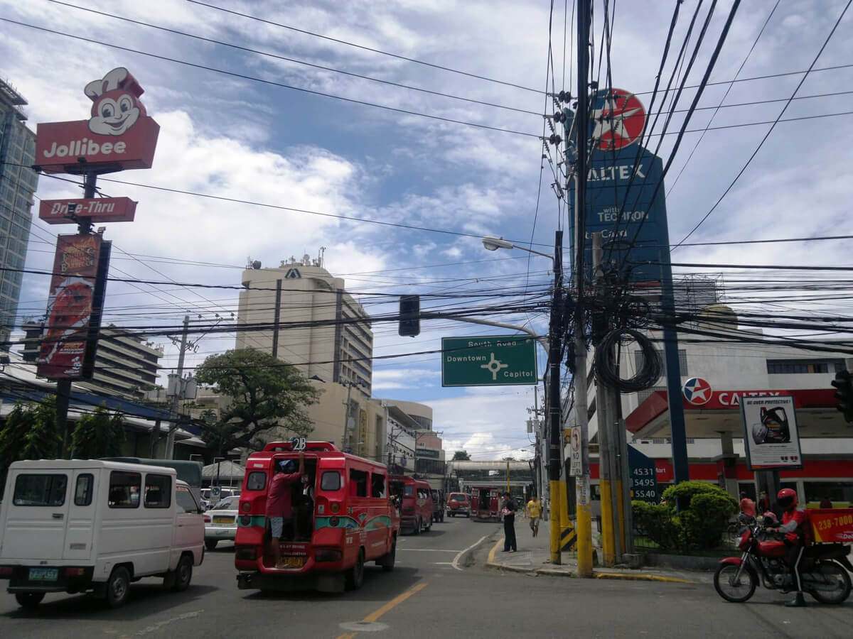 Cebu News Digest: Jan. 12, 2015: Cebu imploding from traffic mess, what can be done? Biz leaders want minimum PUJ fare cut to P6; BRT proponents study social impact