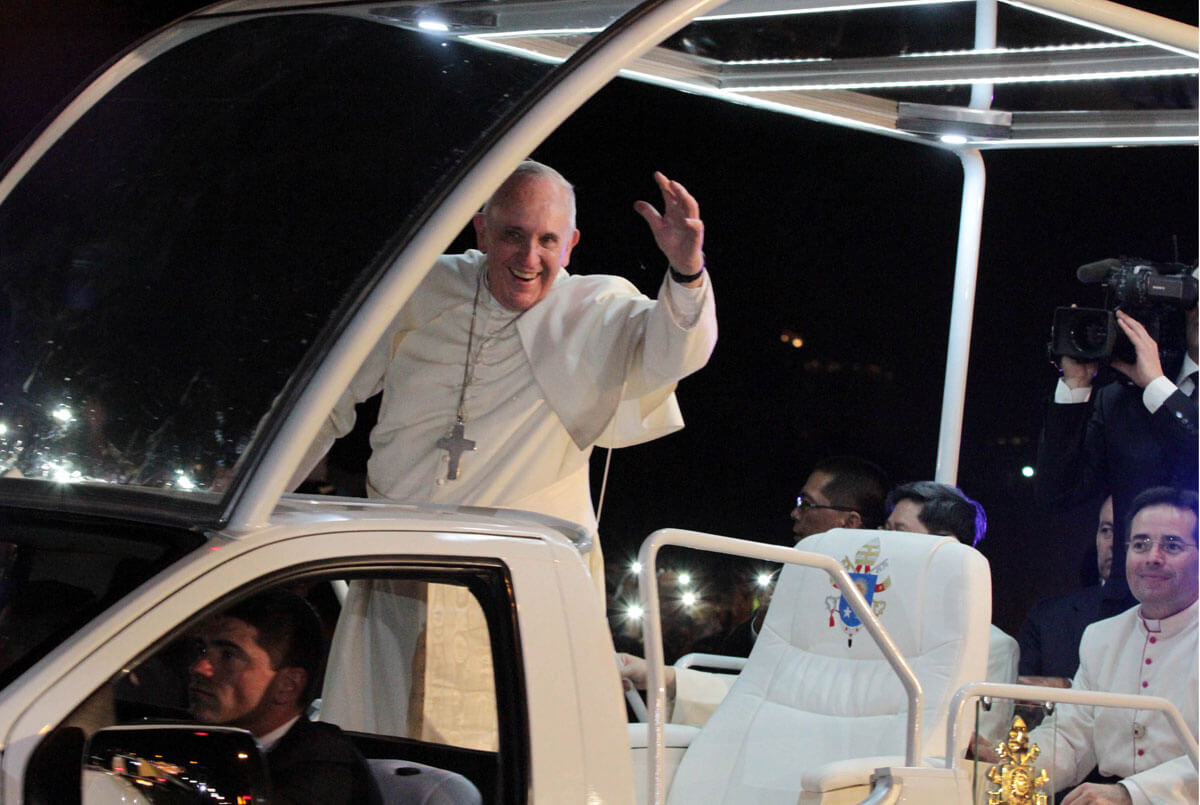 Cebu News Digest: Jan. 16, 2015: Pope Francis arrives in the Philippines; commemorative papal coins out; Sibonga steel bridge opens