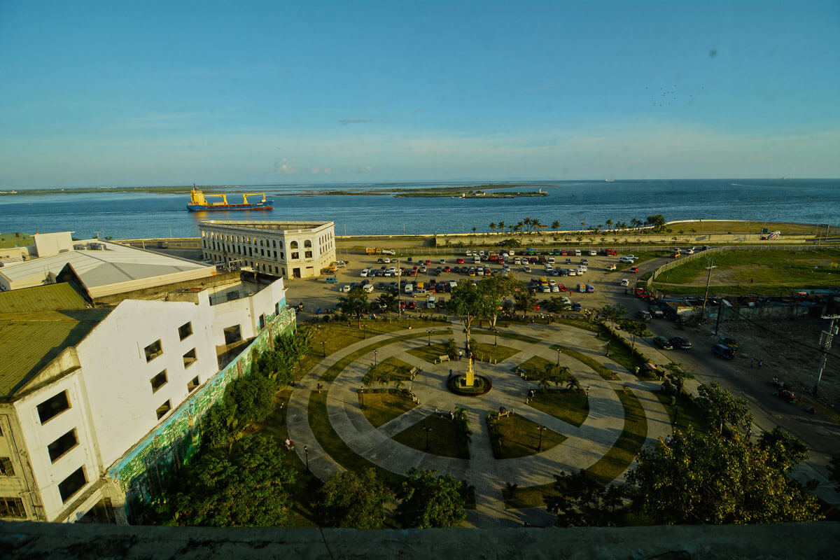 Cebu News Digest: Jan. 31, 2015: Rama wants to transfer City Hall to SRP; 75 tons of underwater garbage removed from SRP