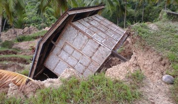 Cebu News Digest Jan. 8, 2015: Mayor asks for dikes; council disagrees on voting definition; city ready to transfer Sinulog performance