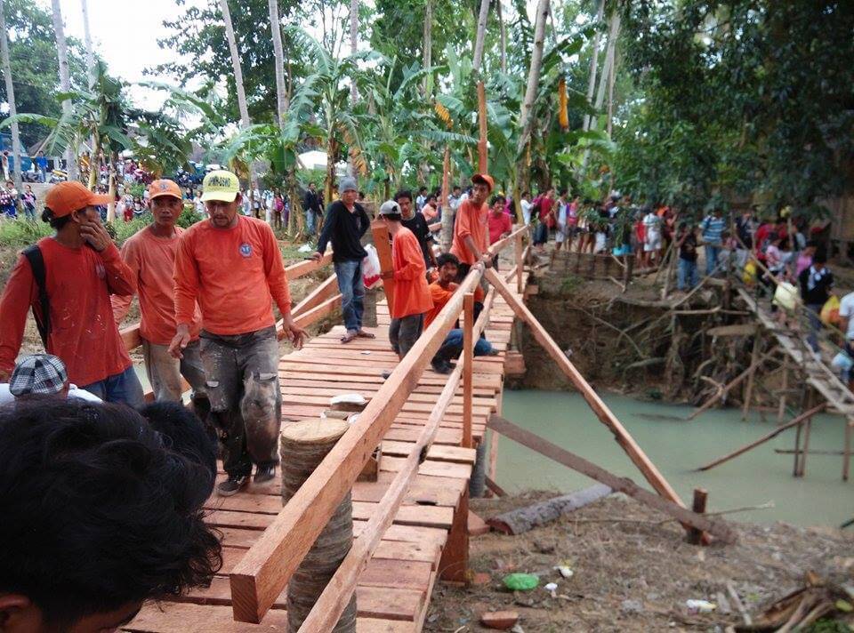 Sibonga foot bridge
