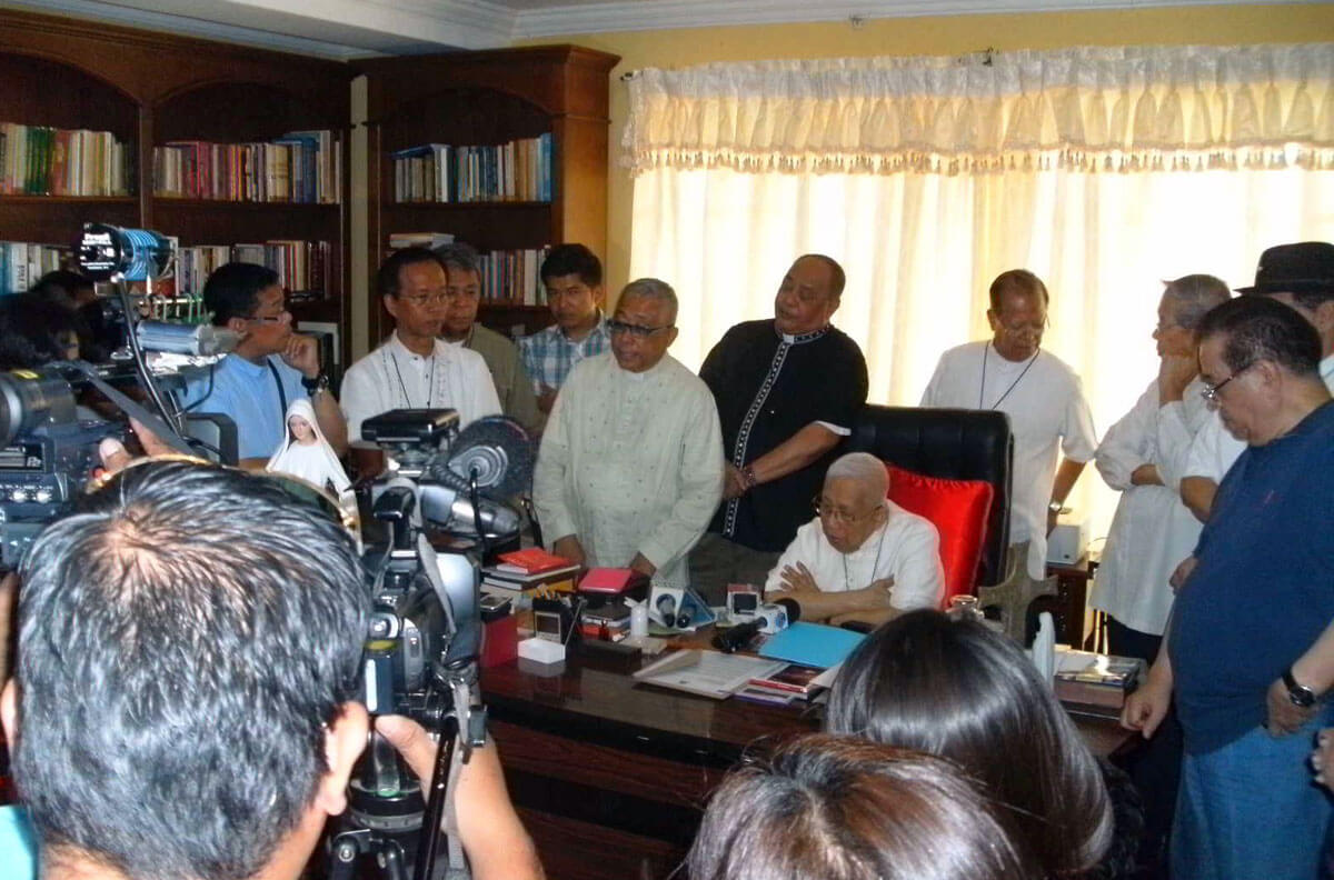 Cardinal Vidal, bishops tell President Aquino, Binay, entire government to resign