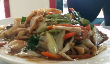 Maria’s in Dalaguete serves delicious pancit