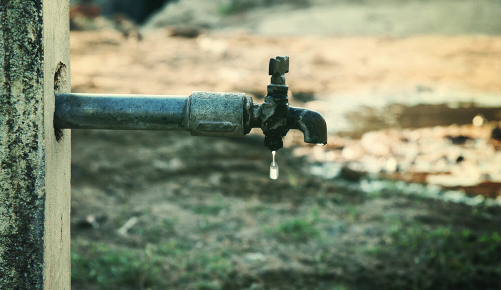 Cebu News Digest: April 21, 2015: 50 areas in Cebu City, Talisay City suffer from water shortage; hospital wastes piling up