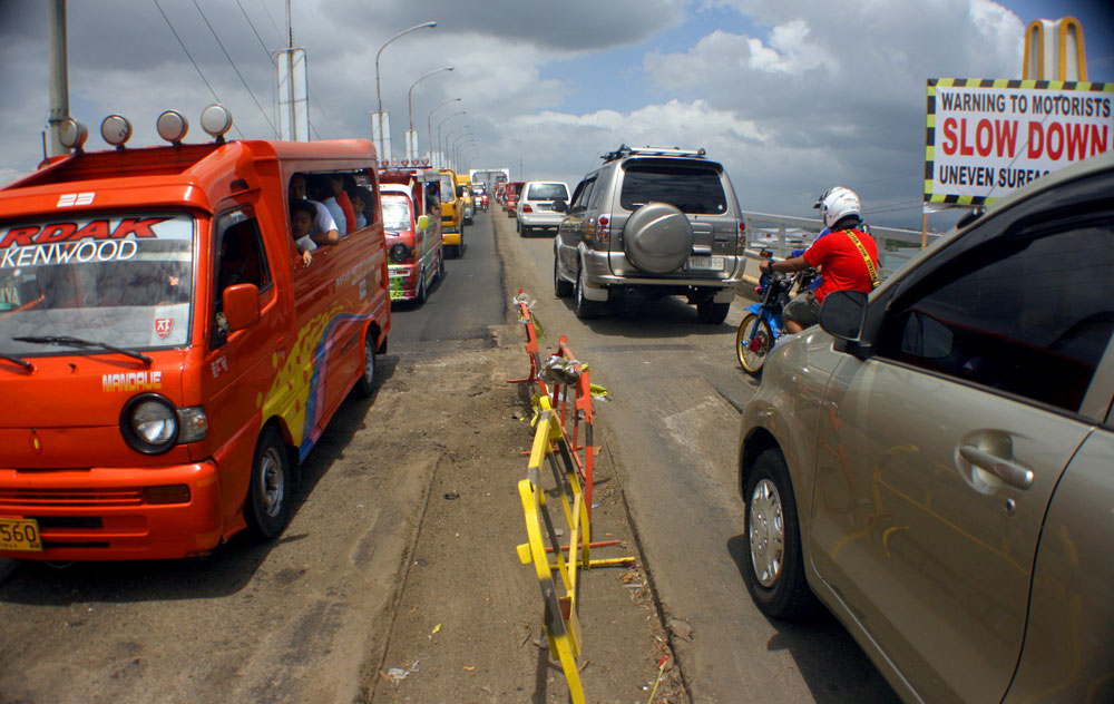Cebu News Digest for Feb. 5, 2016: LTFRB eyes P.50 to P1 fare reduction; Mandaue adopts new traffic scheme; Talisay council declares Mayor’s son persona non grata