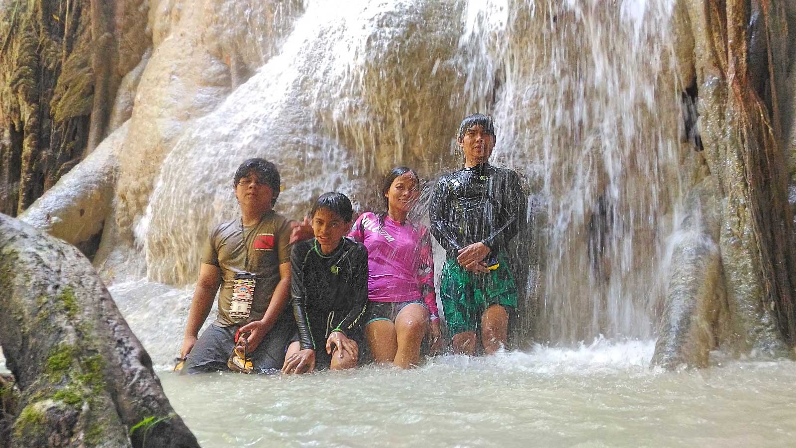 Aguinid Falls