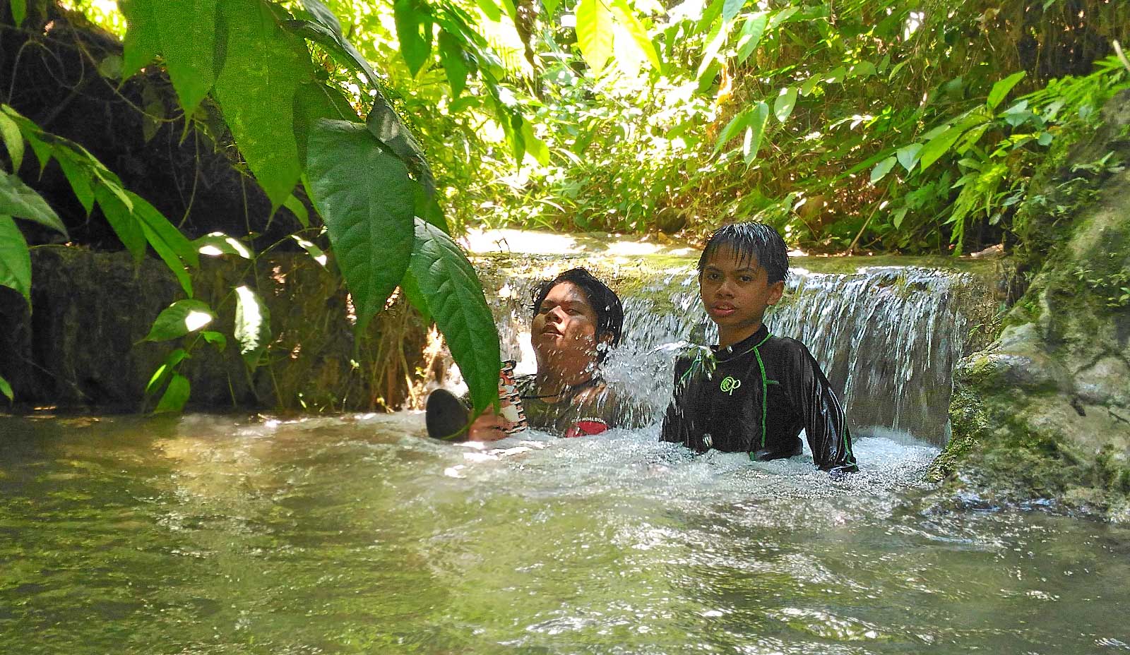 Aguinid Falls
