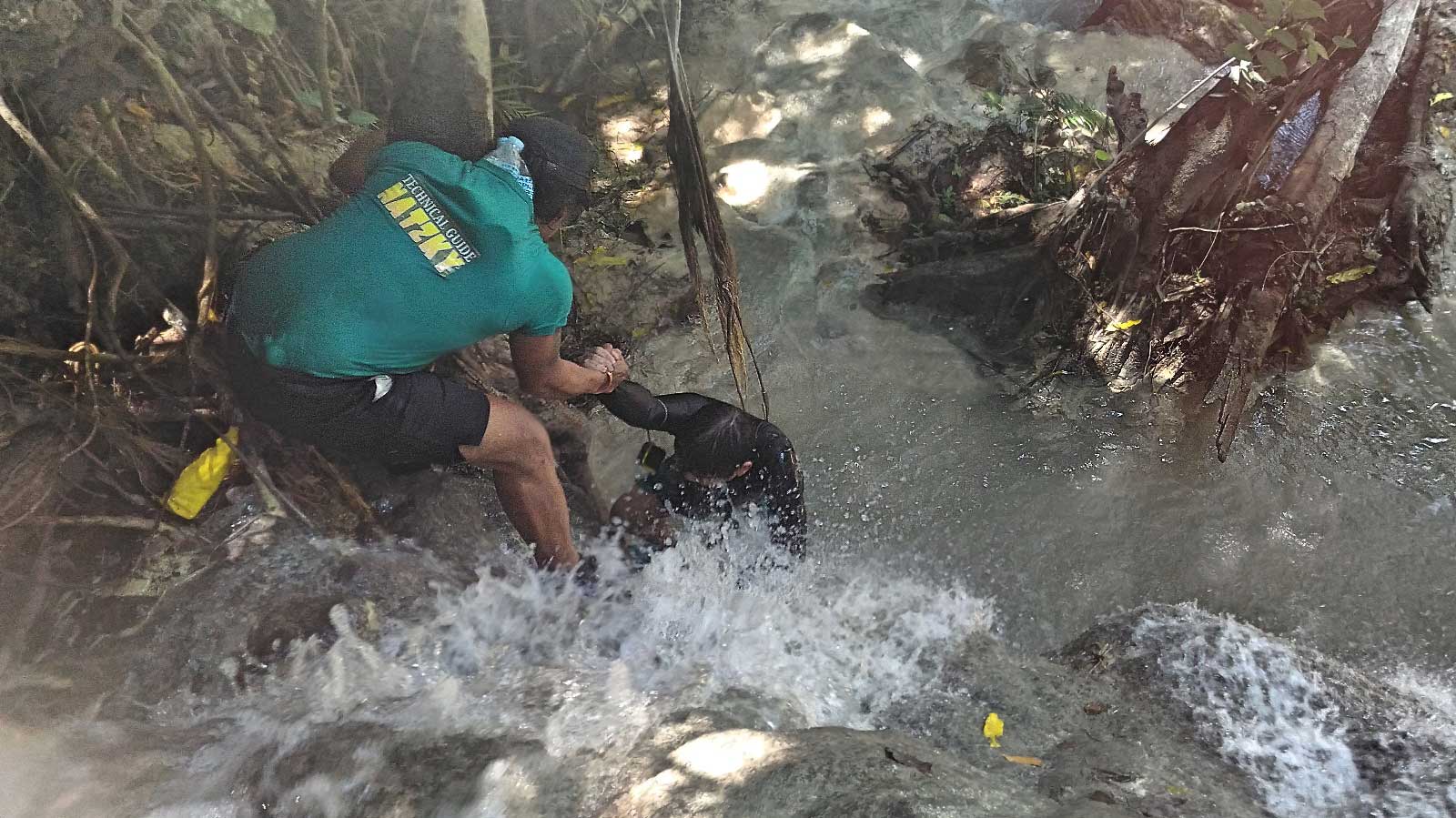 Aguinid Falls
