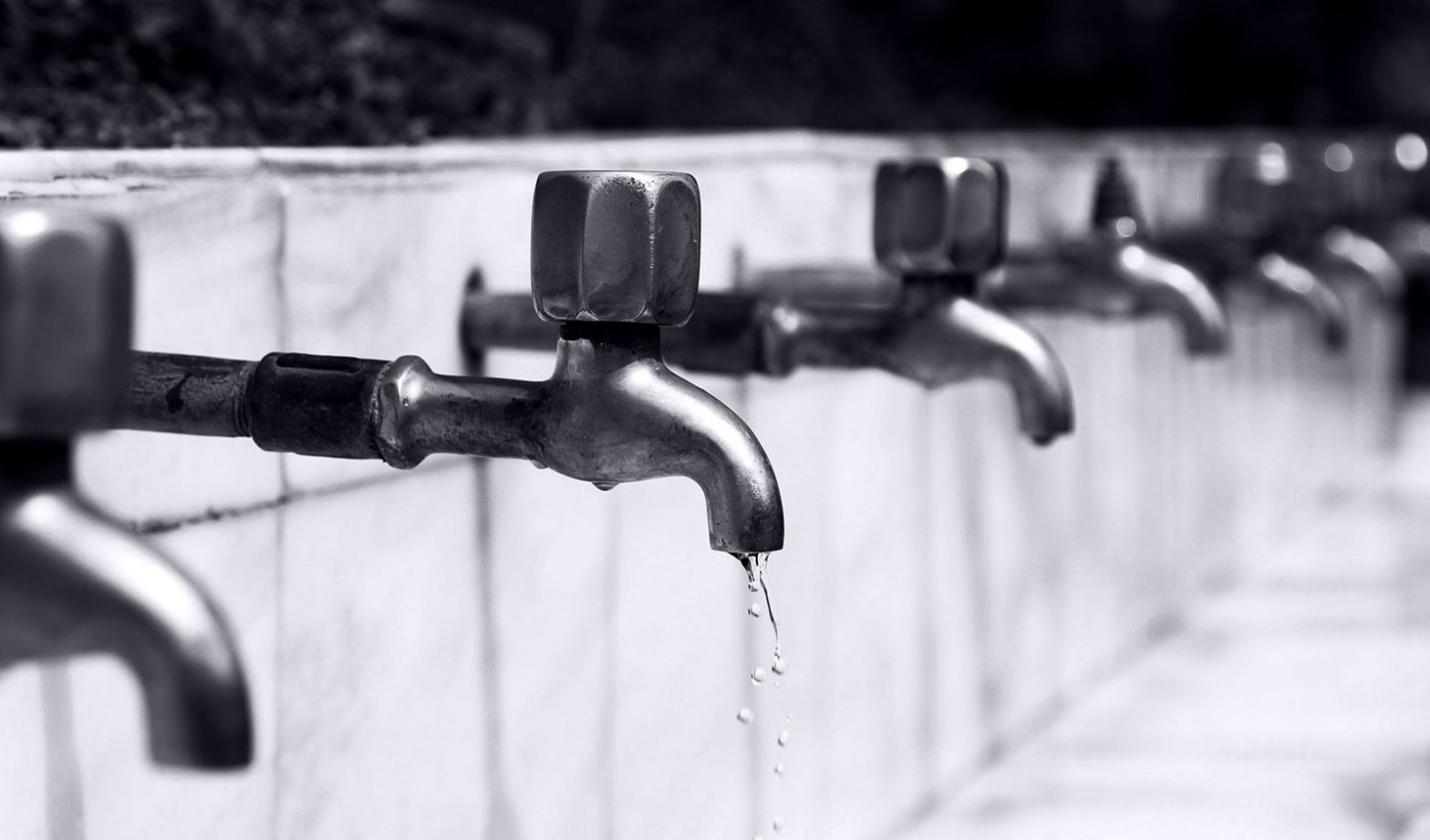 MCWD starts rationing water; Duterte supporters call critics desperate; Labor group calls for end of contractualization–Cebu News Digest for May 2, 2016.