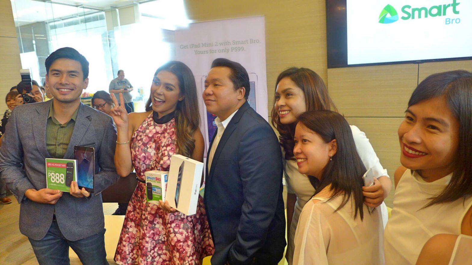 Smart Bro introduces iPad Mini 2 P599 package in Cebu