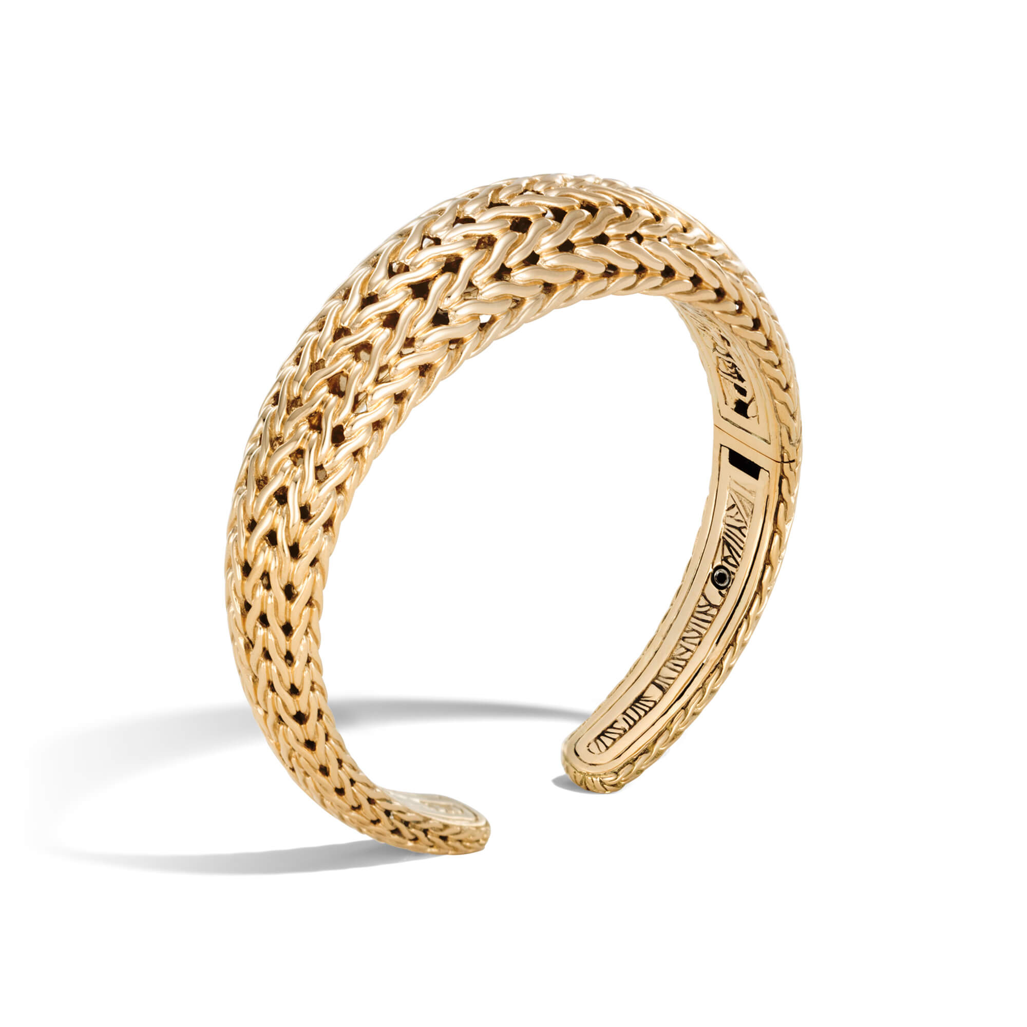From elegant selections to stylish picks, Rustan’s gives you more reasons to celebrate Christmas
