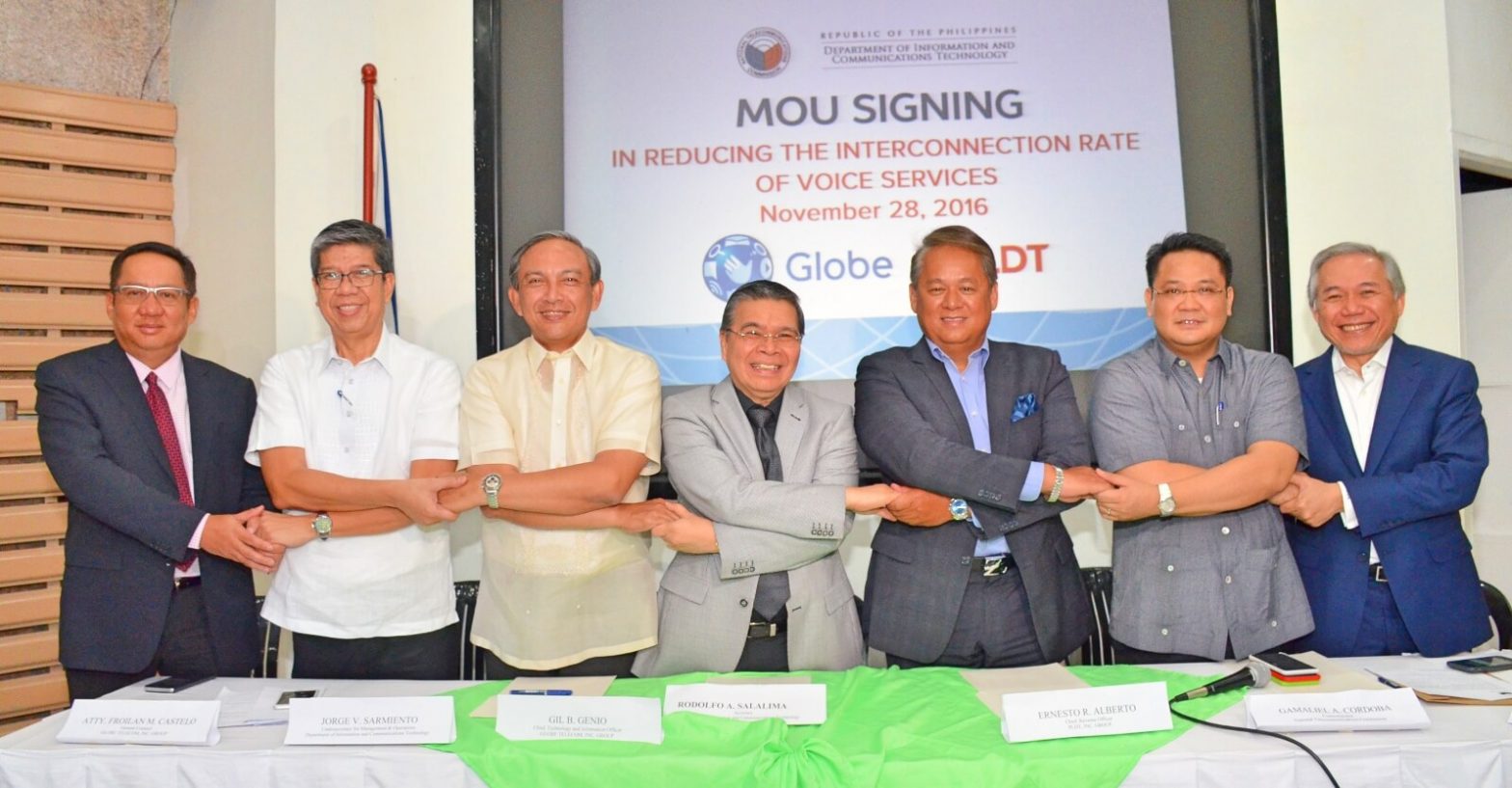 Globe, PLDT sign agreement to cut interconnection rate for voice calls