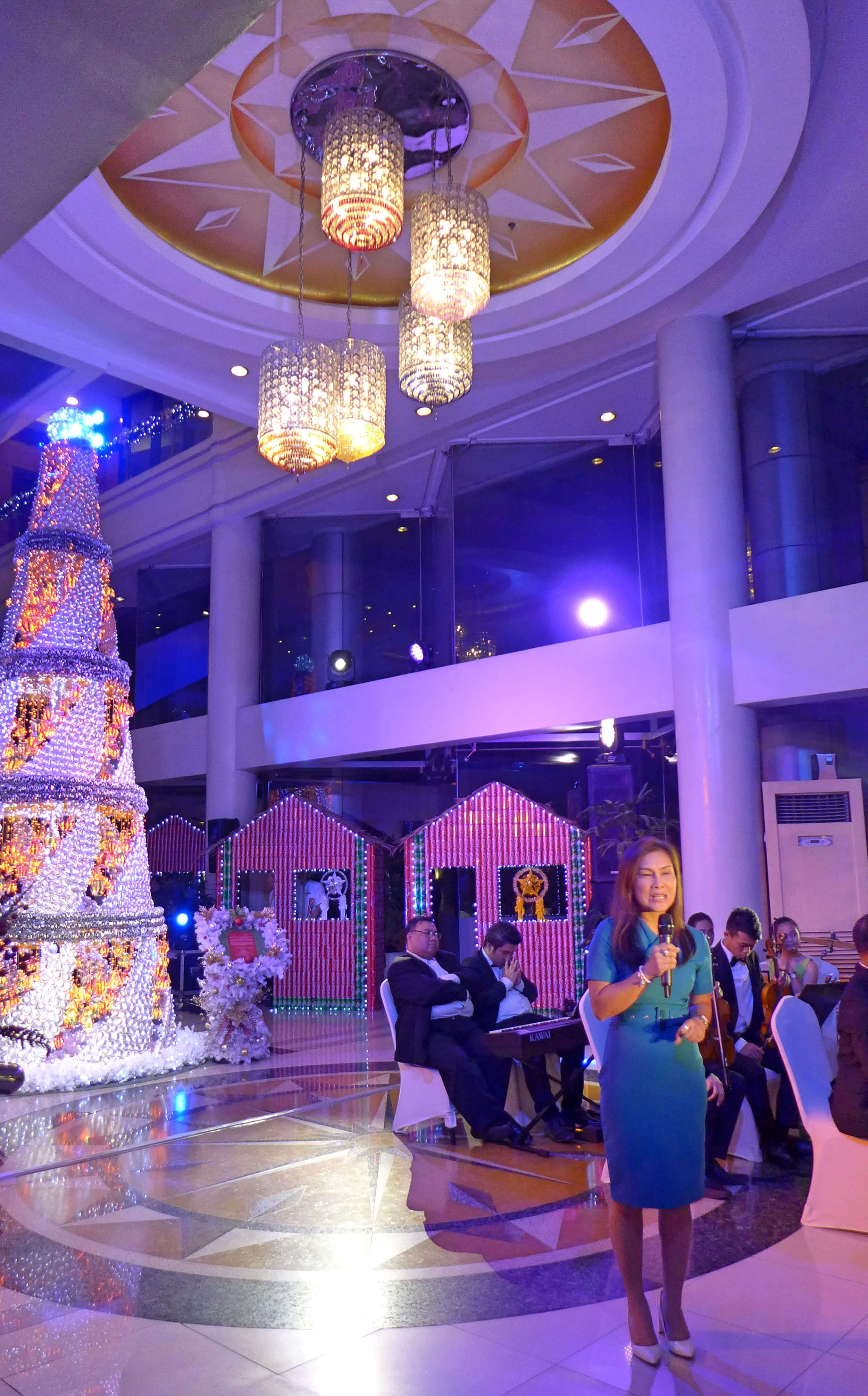 Parklane Christmas Tree lighting