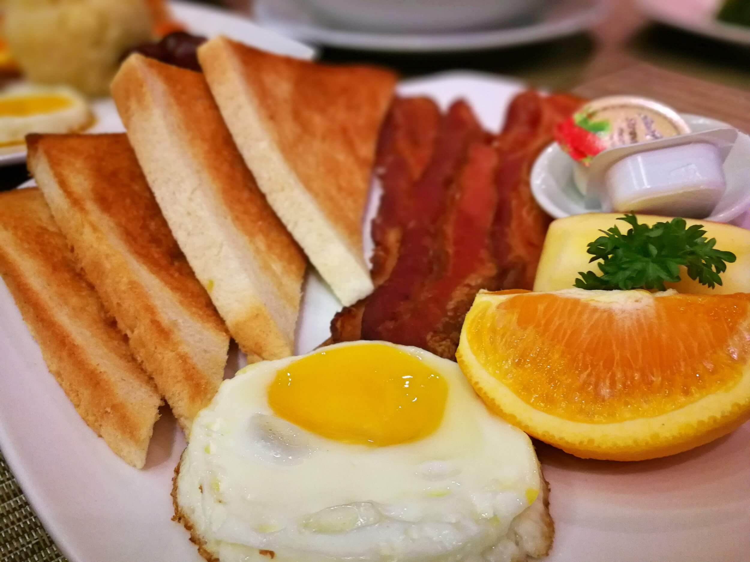QCafe at Golden Prince Hotel & Suites