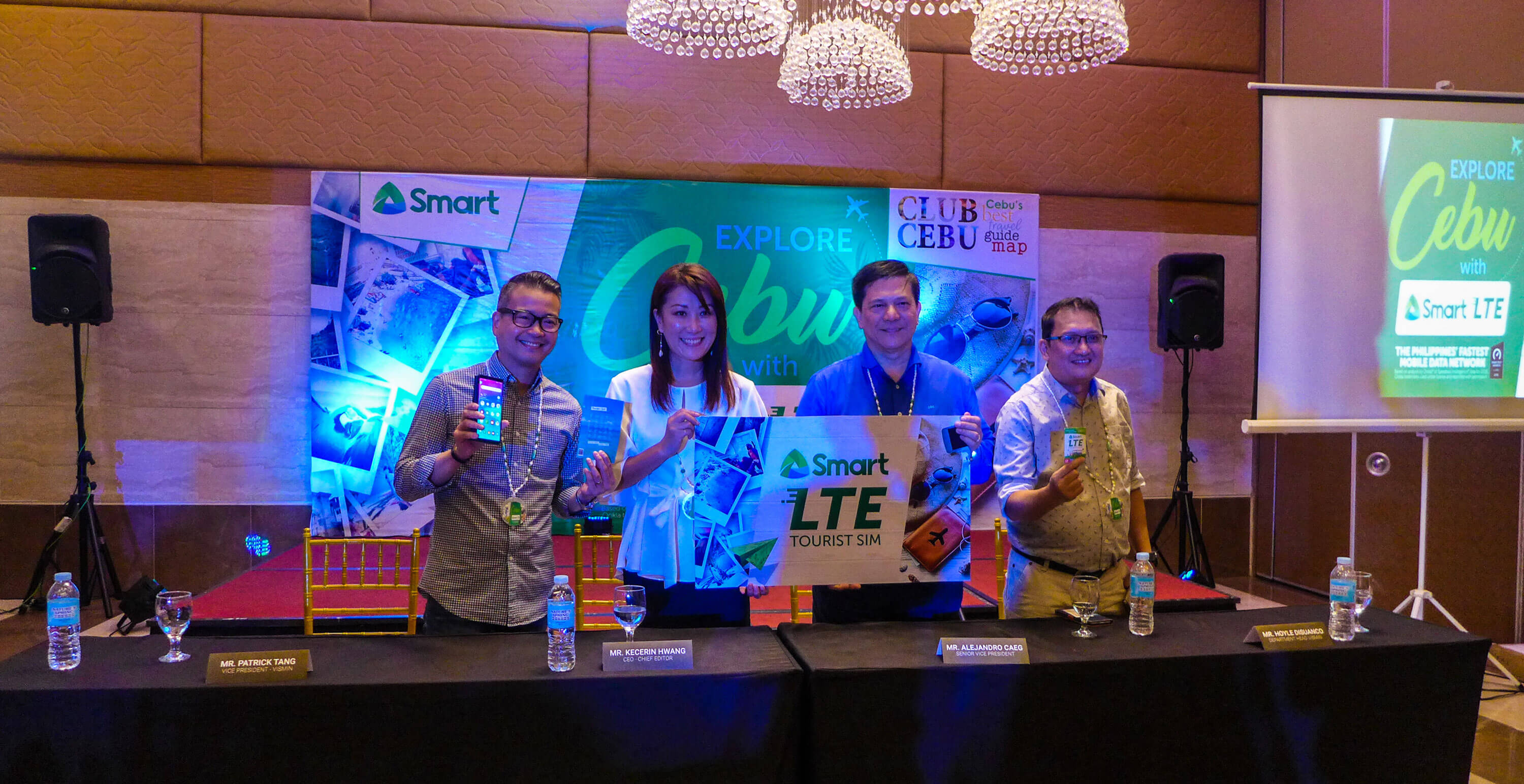 WELCOME KIT, TOURIST SIM. (From left) Patrick Tang, Smart Vice President and Head of Visayas-Mindanao Regional Marketing; Kecerin Hwang, Club Cebu Chief Editor; Alejandro Caeg, Smart Senior Vice President and Head of Consumer Business for Customer Development; and Hoyle Disuanco, Smart VisMin Regional Sales and Distribution Head during the signing of the agreement.