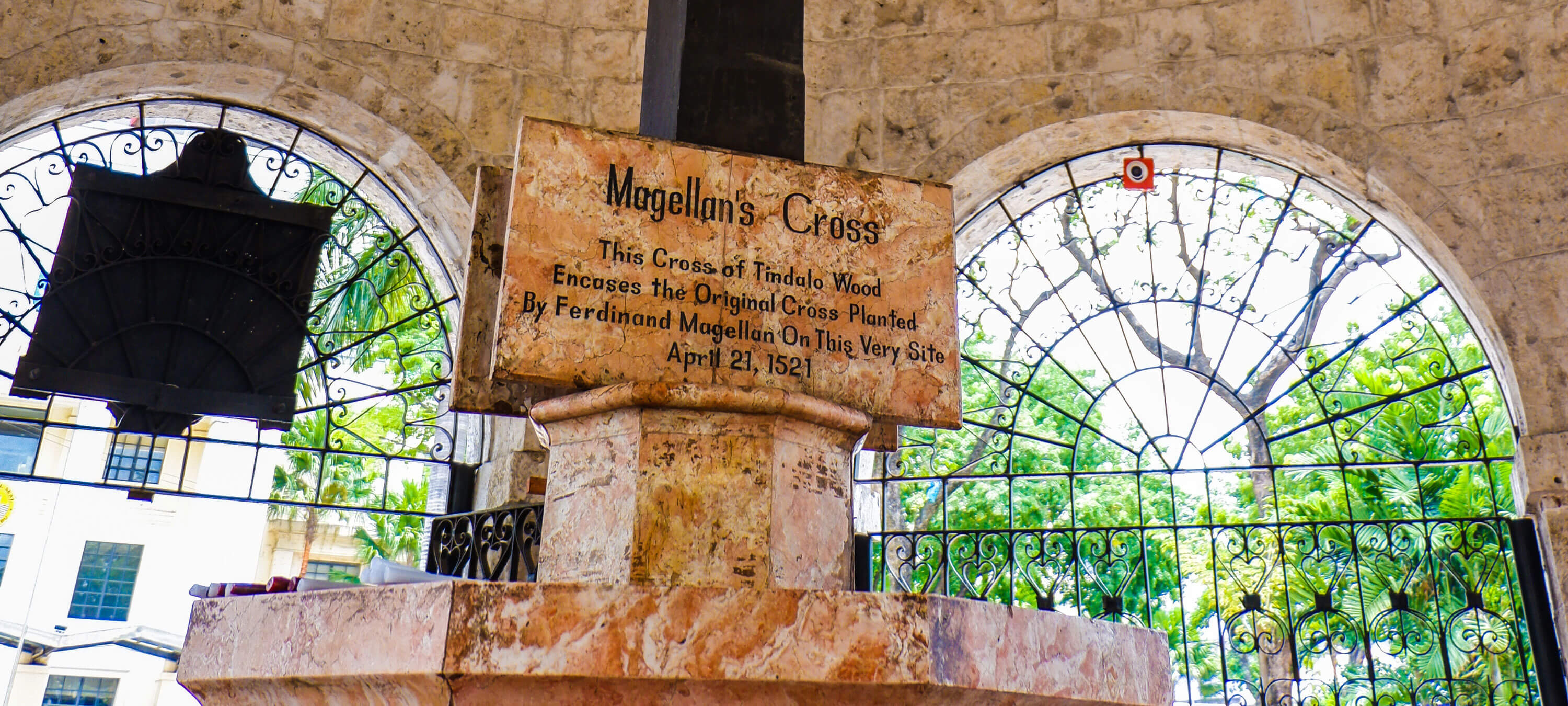 IS THIS ACCURATE? Thousands of tourists visiting Magellan’s Cross daily think, because of this panel, that part of the cross is still there and that it was planted at this very spot. Those claims don’t have historical support.