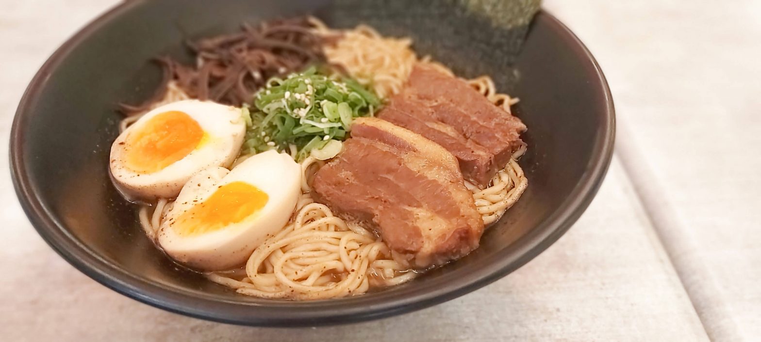 Menya Hachi cooks up union of Japanese, Hawaian flavors