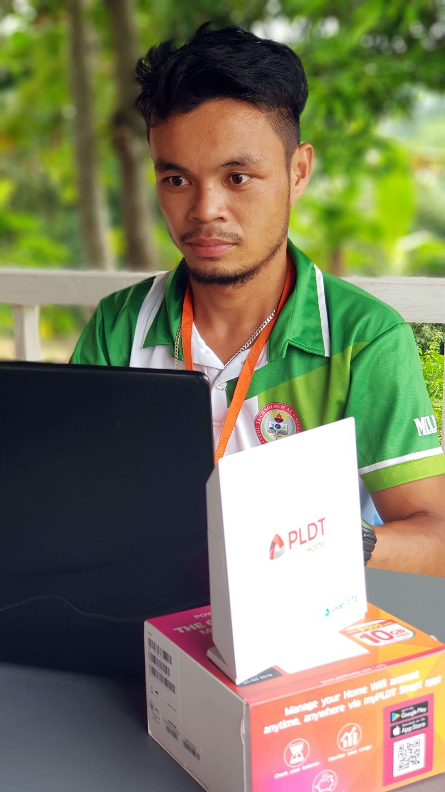 ASSISTANCE. Apart from the training, PLDT-Smart also provided connectivity support via the provision of a PLDT Home Wifi device.