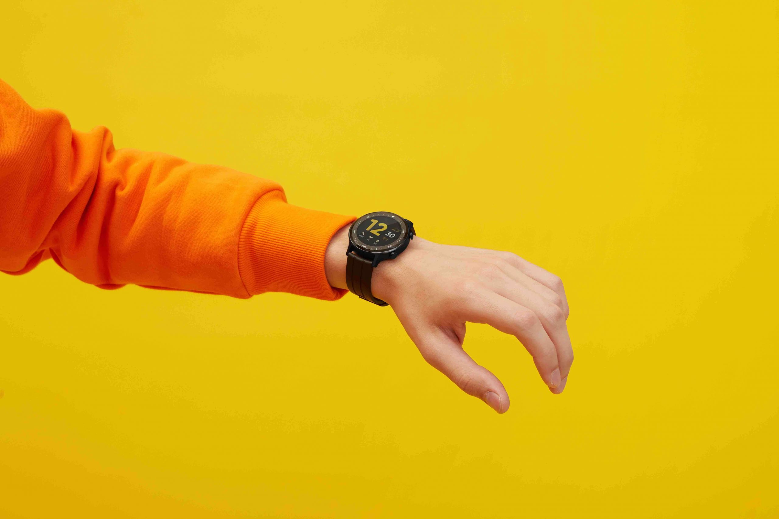 Get the realme Watch S as part of the bundke promo on Valentine’s Day.