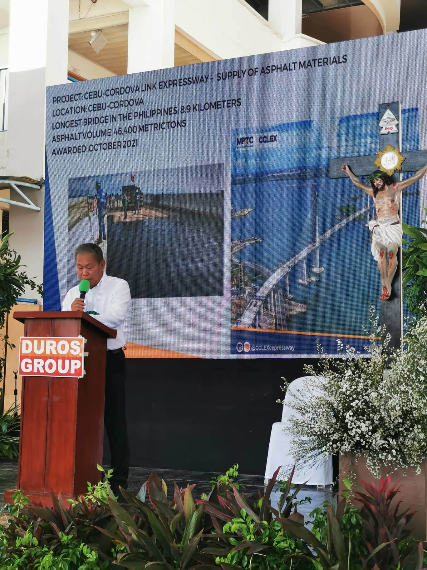 Duros Group Chair Rafaelito A. Barino talks about how the group did in 2021 in his annual State of Duros address held at the Divine Life Institute of Cebu gym last Friday, January 6, 2022.