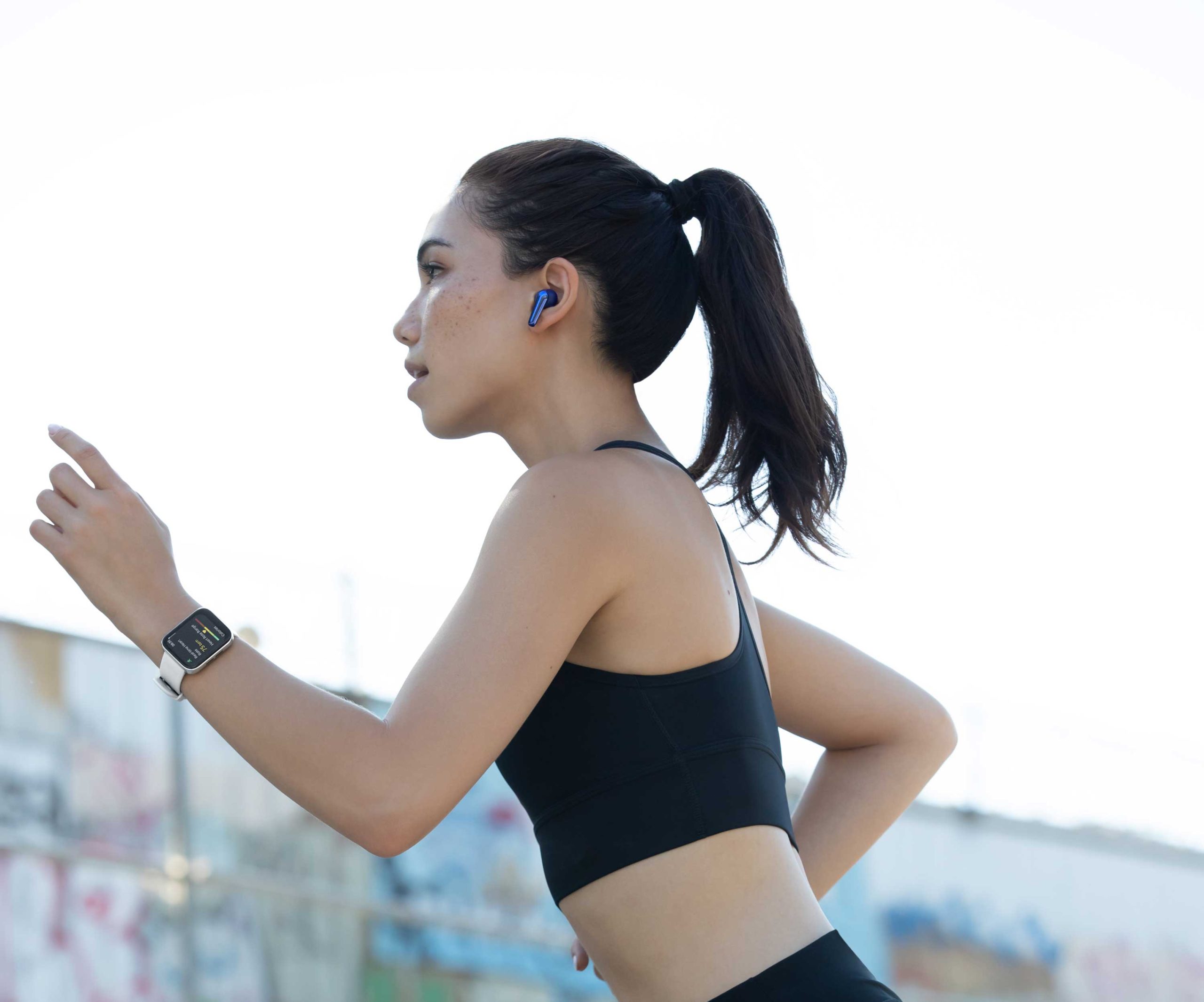 BEST FOR EXERCISE. With more than 100 sports modes to track your exercise routines, the realme smartwatch 3 is the perfect fitness companion.