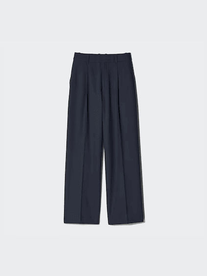 Women’s Pleated Wide Pants (Now at P1,490 from P1,990) 