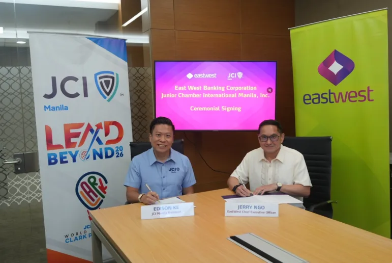 JCI Manila President Edison Ke and EastWest CEO Jerry Ngo during the ceremonial signing of the TOGA sponsorship